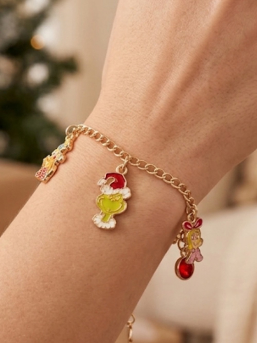 The Grinch 8” Holiday Charm Bracelet – Christmas Jewelry Max & Cindy Lou Who
C3